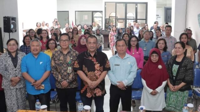 Ket. foto: Pembukaan Diseminasi Hasil Audit Kasus Stunting Kabupaten Dairi di Gedung PLUT KUMKM Raja Ekuten Asah Ujung Van Keppas Sidikalang.(foto/ist)