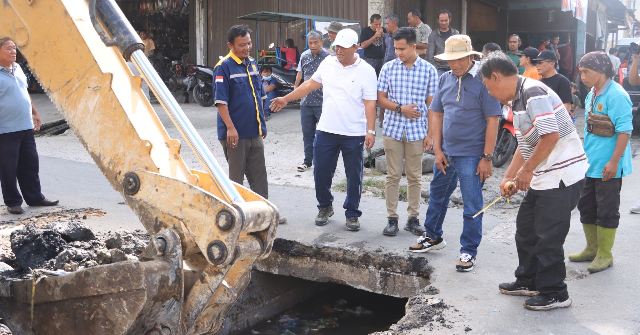 Pemkab Dairi gotong - royong Wujudkan Dairi Tanpa Genangan Air.(ist)