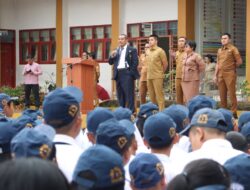 Bupati Dairi Jadi Pembina Upacara Di SMP Negeri 1 Sidikalang, Ingatkan Pentingnya Pendidikan Dan Karakter